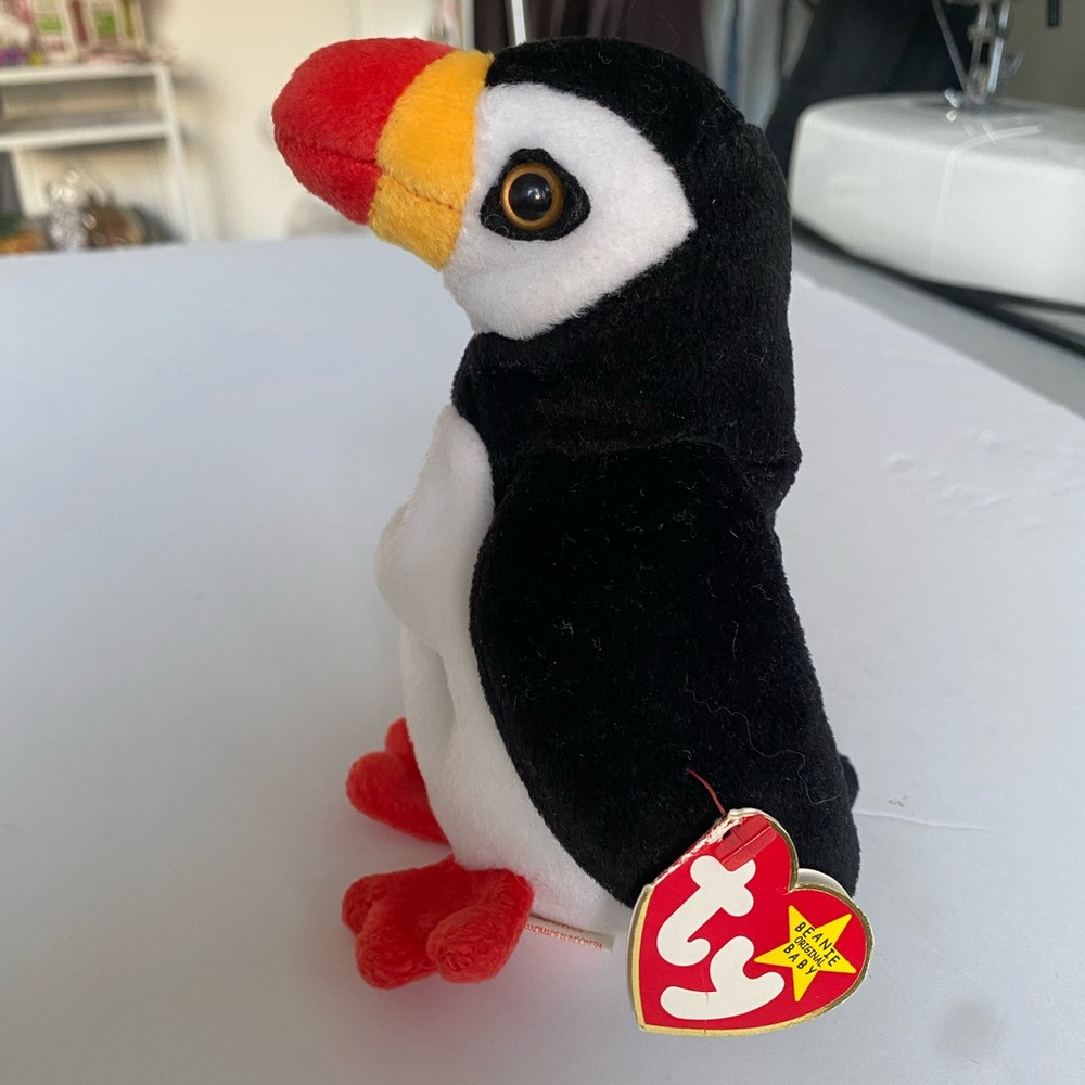 RARE and Retired 1997 Beanie Baby Puffer the Penguin